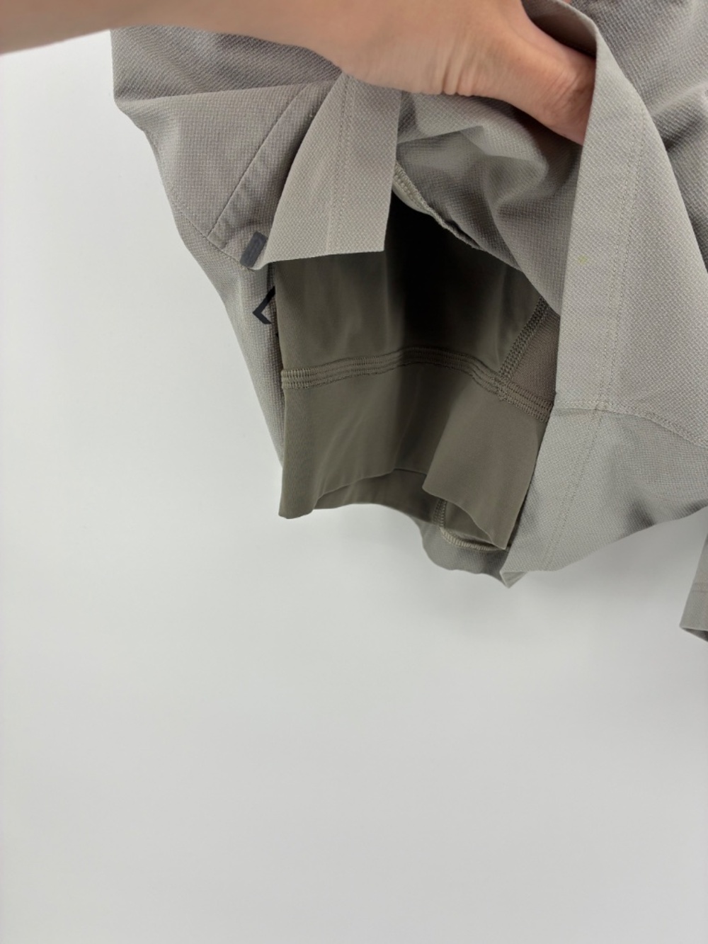 Lululemon Men’s Grey Athletic Shorts Athleisure Sporty - Picture 6 of 14